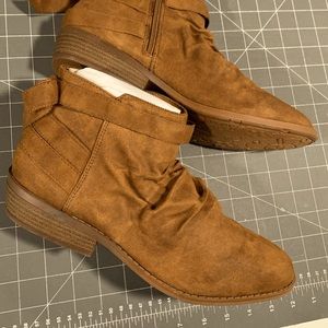 Sugar booties size 11